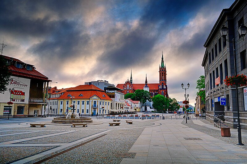 File:Rynek Kościuszki, Białystok (2).jpg