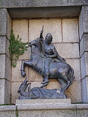 Estatua de San Jorge en la plaza de San Jorge