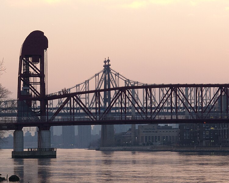 File:Roosevelt Island Bridge East.jpg