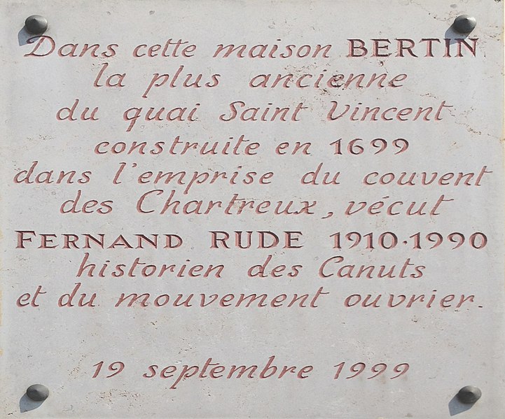 File:Plaque quai Saint-Vincent en hommage à Fernand Rude.JPG