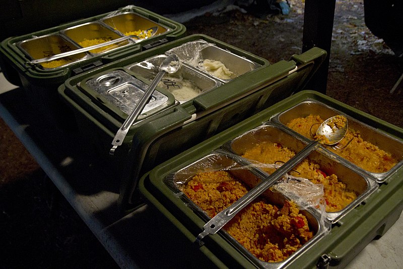 File:10th CAB gets hot meals while out in the field 161020-A-TZ475-112.jpg