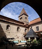 Le cloître du prieuré de Pommiers