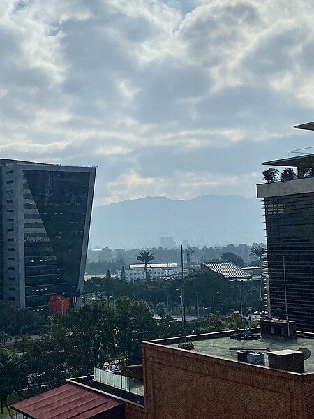 File:Bogotà - skyline.jpg