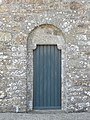 La chapelle Notre-Dame de Kernitron : porte du transept septentrional.