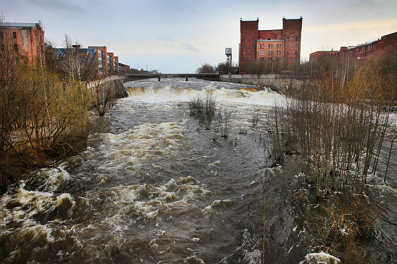 File:Narva jõgi 2010 (06) Kreenholmi Georgi vabrik.jpg