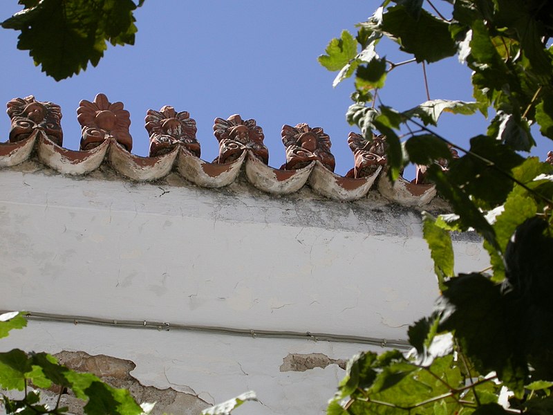 File:Antefix in Filoti Naxos Greece DSCN1130.jpg