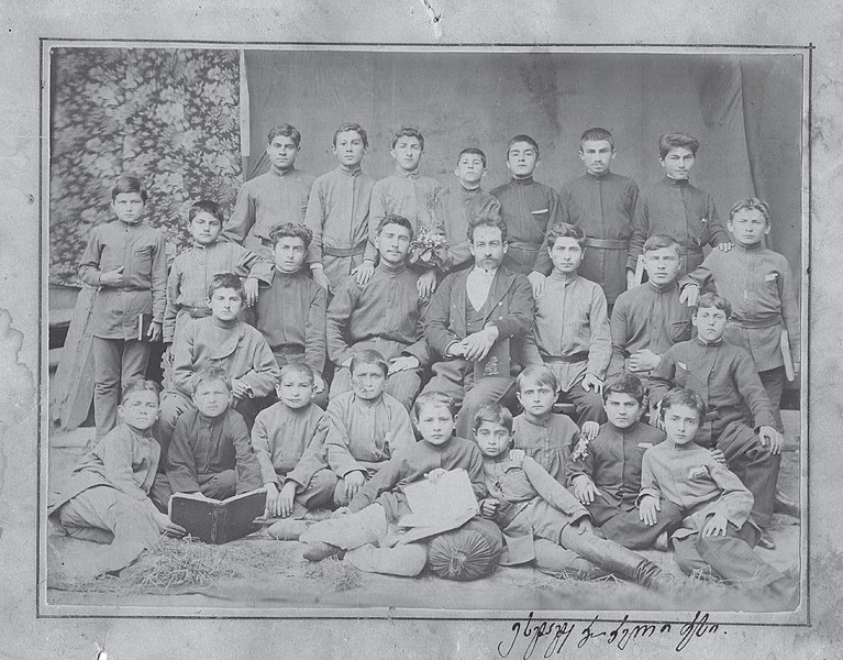 File:18920000-gori-church-school-students-and-teachers-including-stalin.jpg