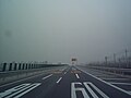 六环路路面标示 Route markings -- speed limits. 6th Ring Road