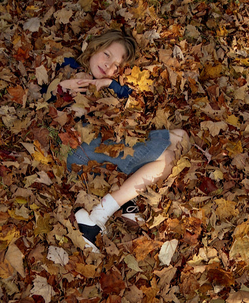 File:Autumn girl.jpg