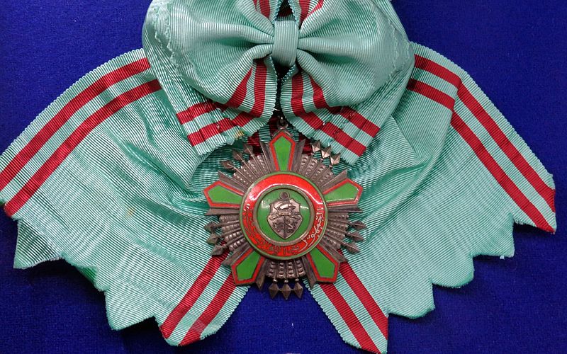 File:Order of the Republic grand cross badge sash (Tunisia after 1967) - Tallinn Museum of Orders.jpg