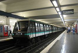 MP89 train at Hotel de Ville (line 1)