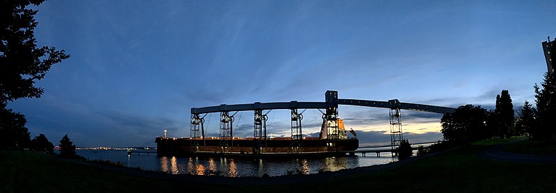 File:Cargo ship docked at the Pier 86 grain terminal.jpg