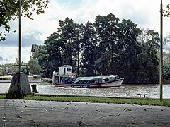 Grocery supplies boat on the Rio Luján