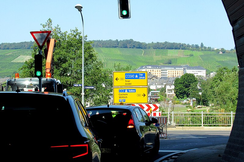 File:Burgbergtunnel-Ausfahrt-Schanzstraße (d).jpg