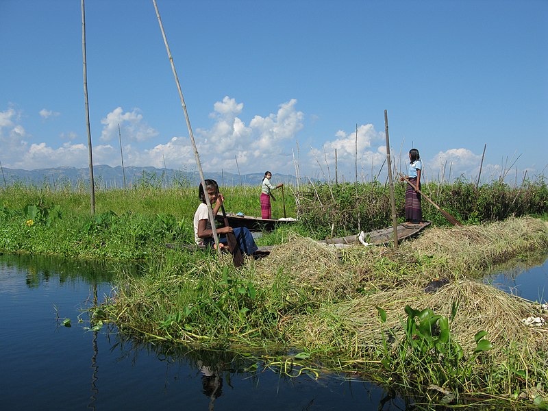 File:Inle Lake, Bassqueens, Myanmar.jpg