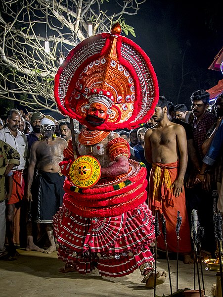 File:Kaaranavar Theyyam.jpg