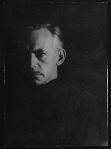 File:Portrait of Eugene O'Neill LCCN2004663430.jpg