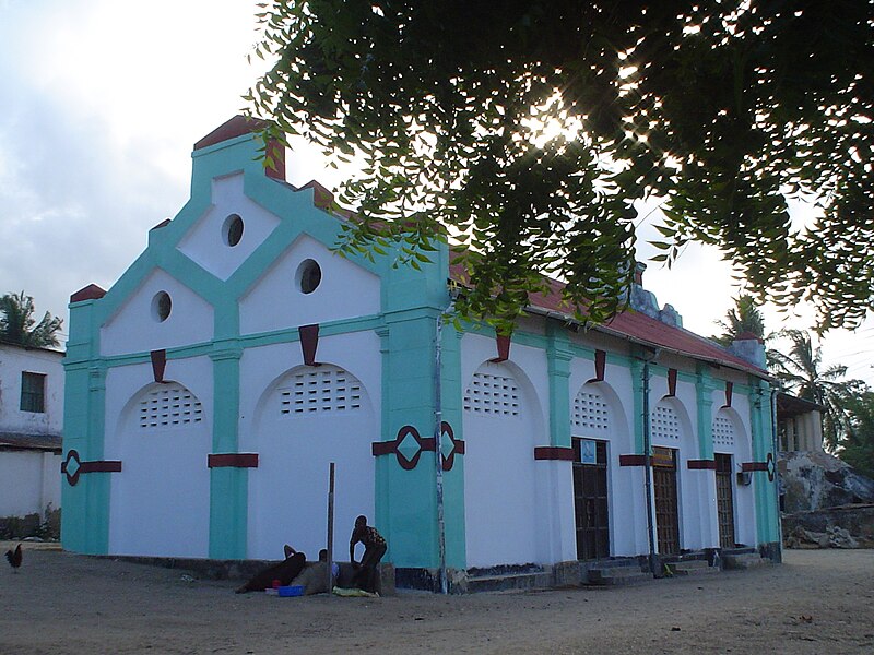 File:Mikindani church, Tanzania.JPG