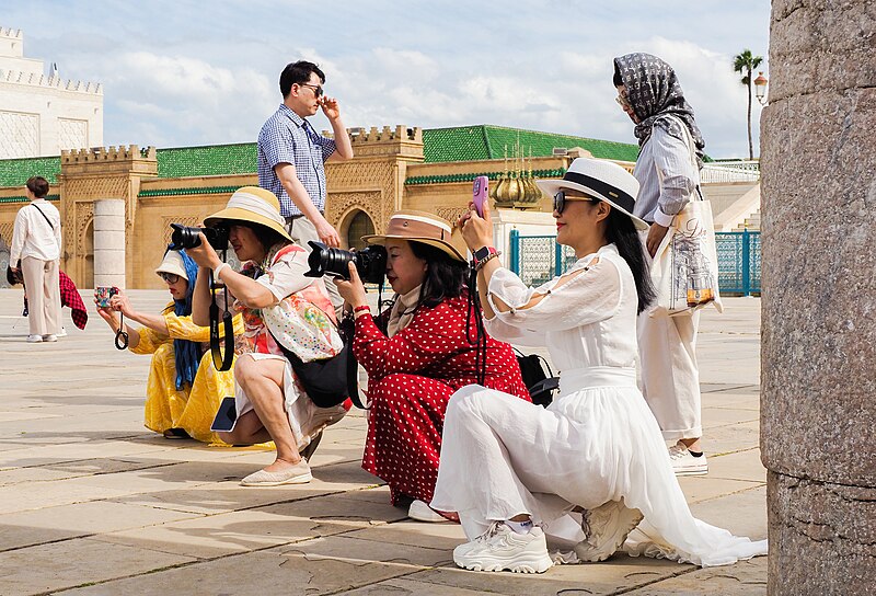 File:Photographers in Rabat.jpg