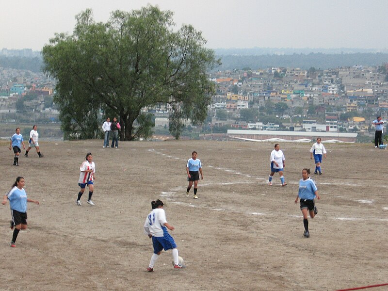 File:June 2007, soccer field in Mexico City 9.jpg