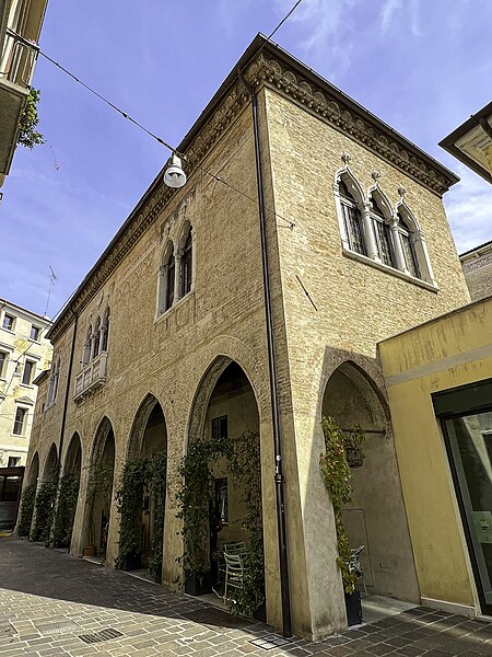 File:Treviso - Ca' dei Ricchi - 2023-09-14 17-58-35 004.jpeg