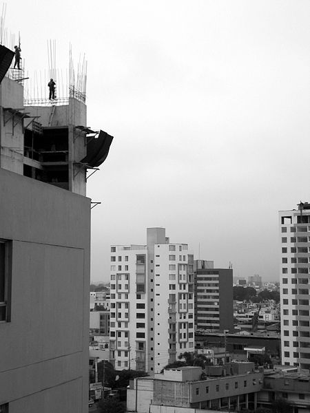 File:En lo Alto - High Above (Lima, Peru).jpg