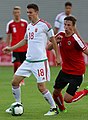 Bence Szabó (Puskás Akadémia FC, links) und Marco Friedl (FC Bayern München, rechts) Bence Szabó (Puskás Akadémia FC, left) and Marco Friedl (FC Bayern München, right)