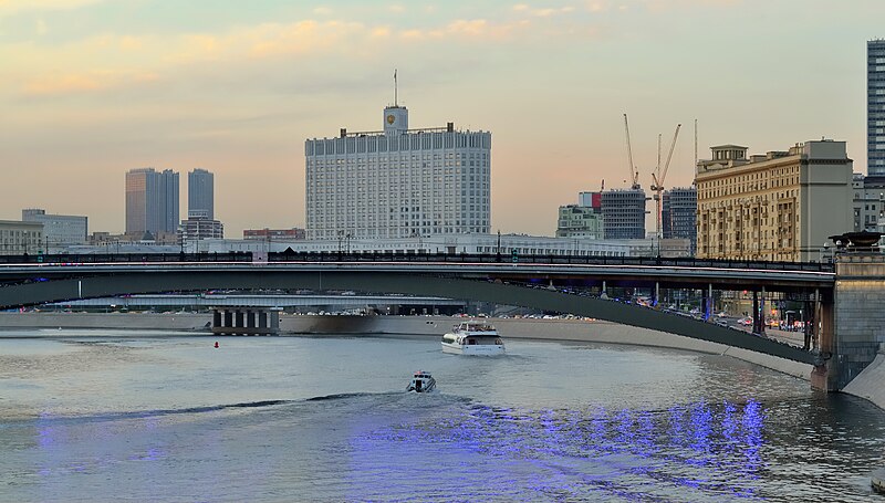 File:View from Borodinsky Bridge northwards.jpg