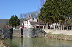 Ecluse en aval de Marigny le Cahouët