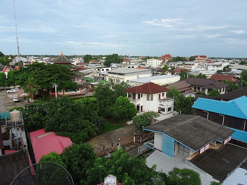 File:View from Wat Lamduan 4.jpg