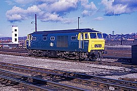 Class 35 D7030 at Reading in 1971