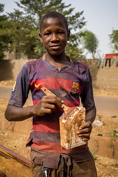 File:Bamako Woodworker Portrait.jpg