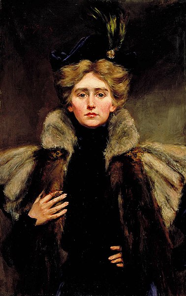 File:Natalie Barney in Fur Cape.jpg