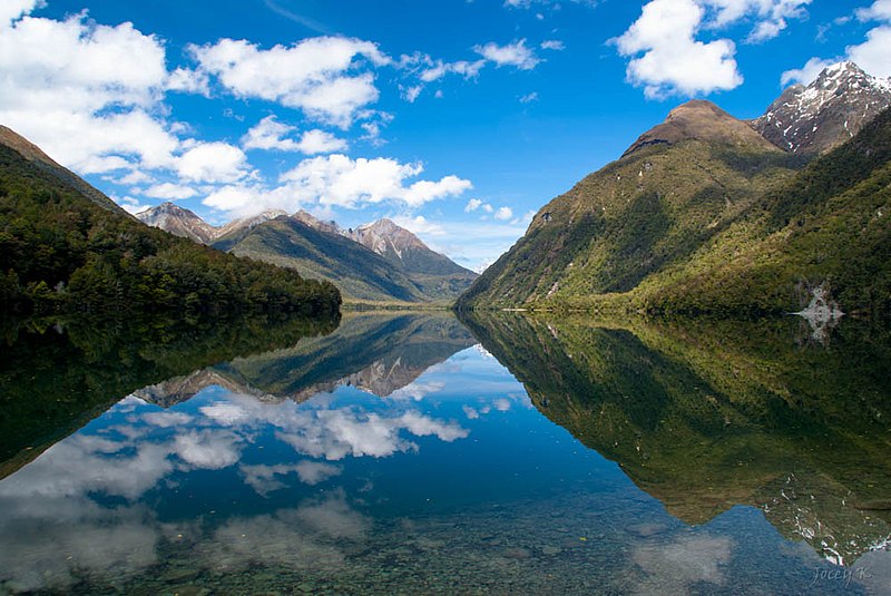 File:Lake Gunn.jpg