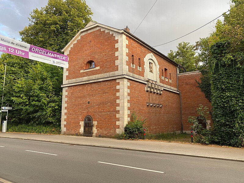 File:GER Ingolstadt, Friedhofstraße 023.jpg