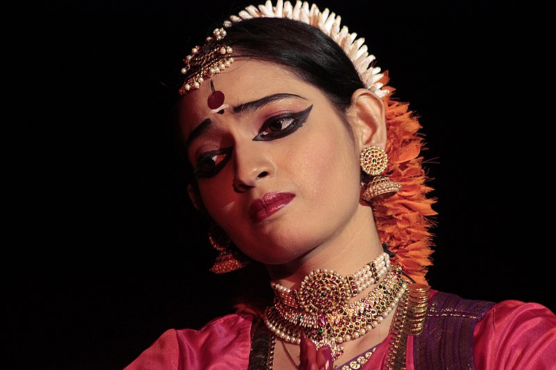 File:Bharatnatyam different facial expressions (11).jpg