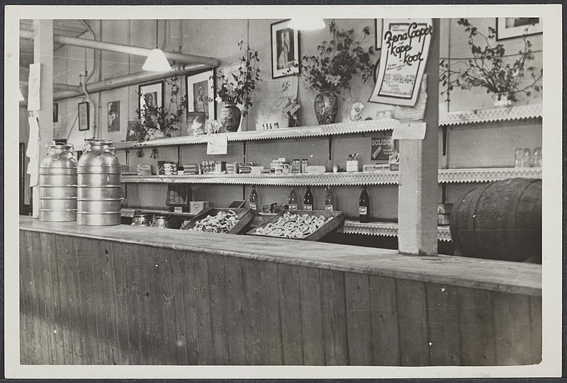 File:Kantine en recreatieruimtes in het Nederlandse legerkamp Wrottesley Park nabij W, Bestanddeelnr 512 155.jpg