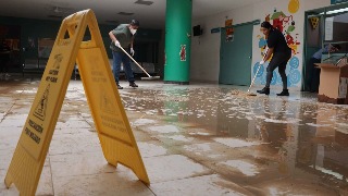 Las inundaciones en Oaxaca causan caos en hospital infantil