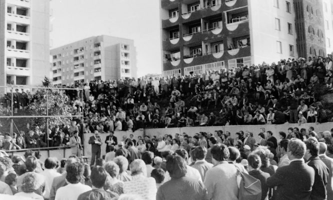 Перадвыбарчы мітынг БНФ “Адраджэньне”, 1989 год, аўтар; фота Сяргей Чырык