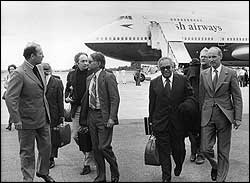 Commonwealth Observers arrive in Zimbabwe 1980