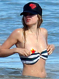 Avril Lavigne Nipple Slip