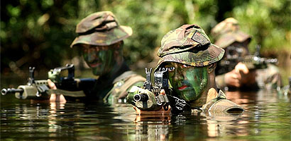 Soldiers of the Royal Anglian Regiment training in Belize