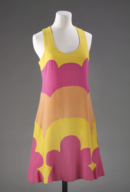 Dress designed by John Kloss. Museum no. T.259-2009