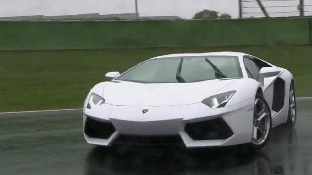 lamborhgini aventador in the rain