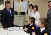 Дмитрий Медведев на открытии Ставропольского президентского кадетского училища, 2011 год