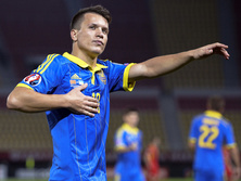 Сборная Украины играет заключительный матч отборочного раунда Евро-2016