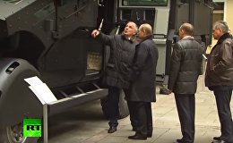 プーチン大統領、FSB特殊部隊向け新装甲車両を評価