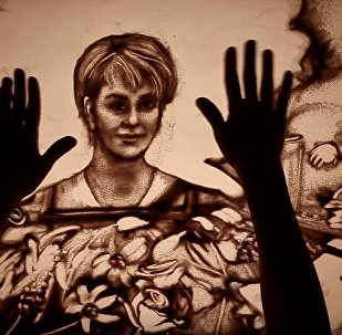 Крымская художница посвятила памяти Доктора Лизы фильм из песка