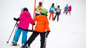 Familienbudget: Eine Woche Skifahren = zwei Monatslöhne