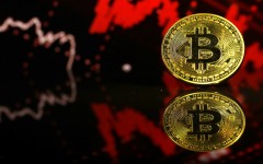 Bitcoin pulls back after rally, falls below US$11,000